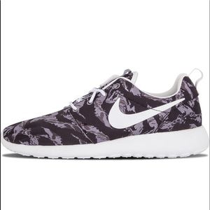 Nike Roshe Run Print Tiger Camo Sneakers size 10.5